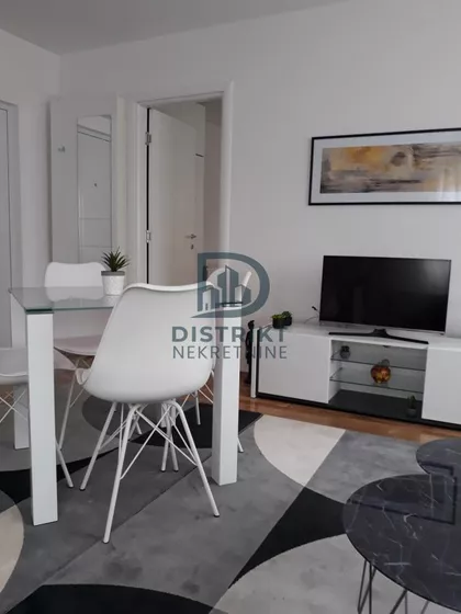 Ekonomski/Pravni Fakultet | 4zida.rs