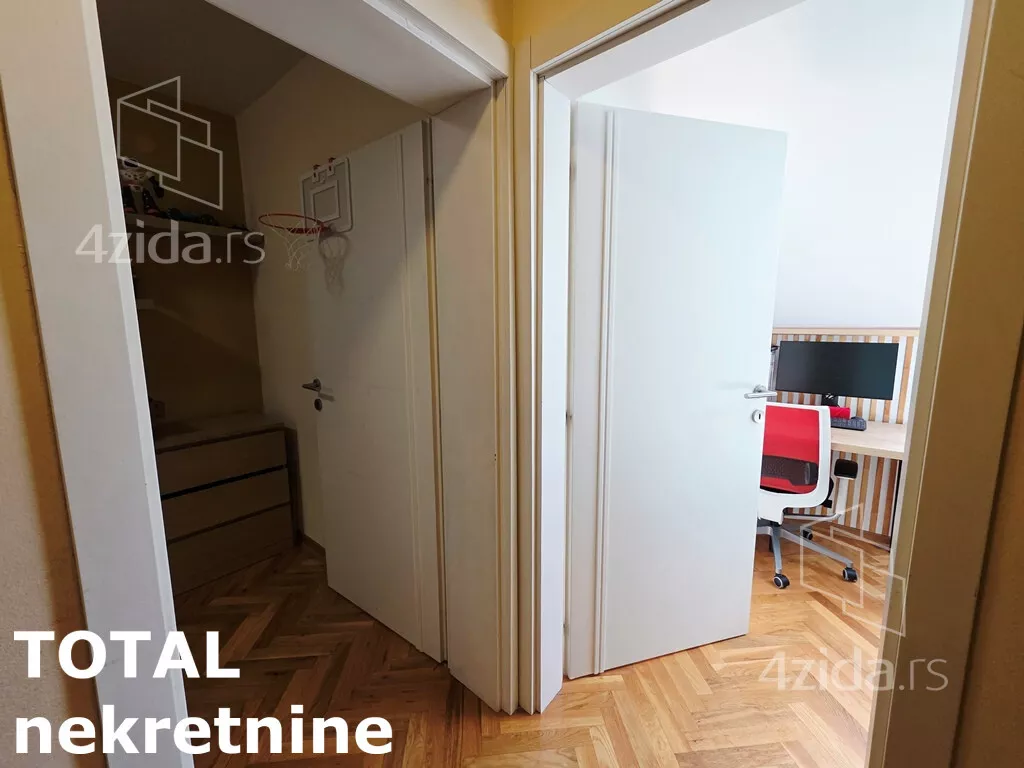 Troiposoban stan | 4zida