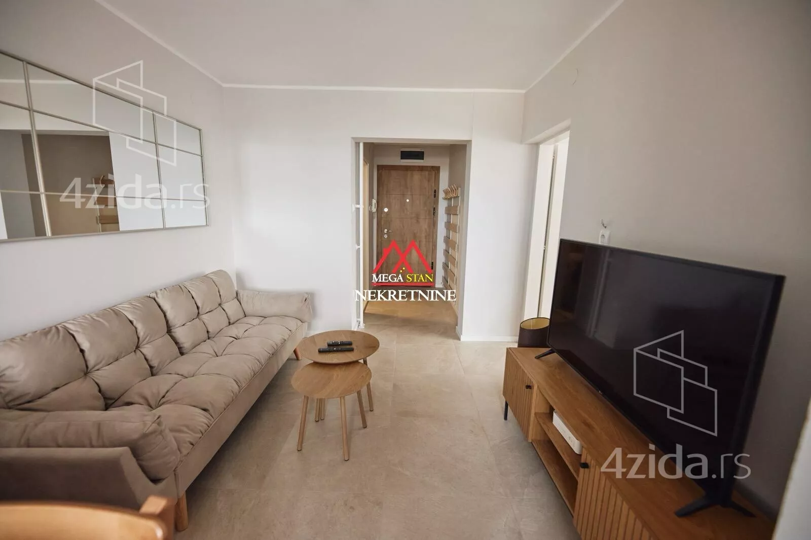 Jednoiposoban stan | 4zida