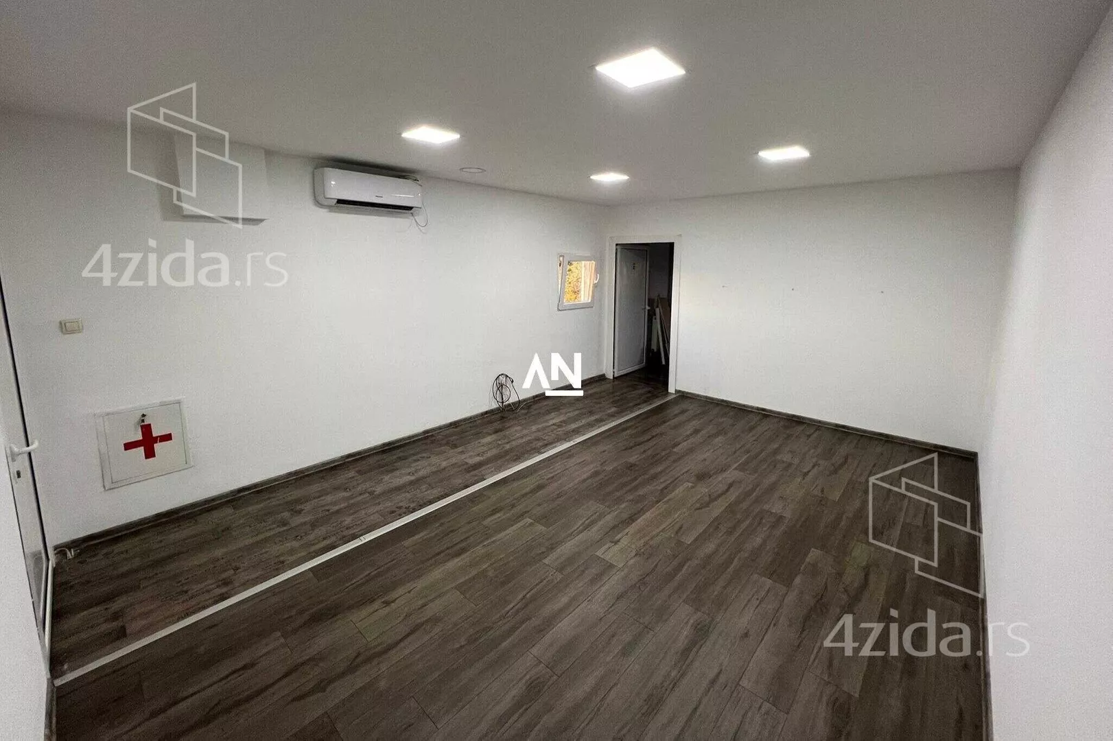 Poslovni prostor | 4zida