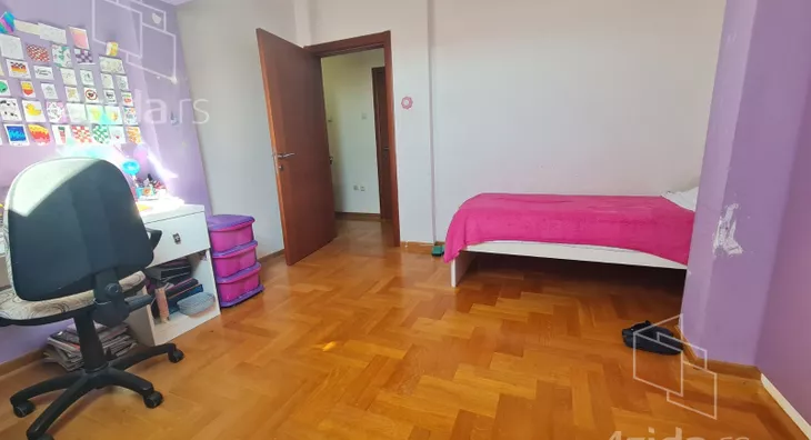 Četvoroiposoban stan | 4zida