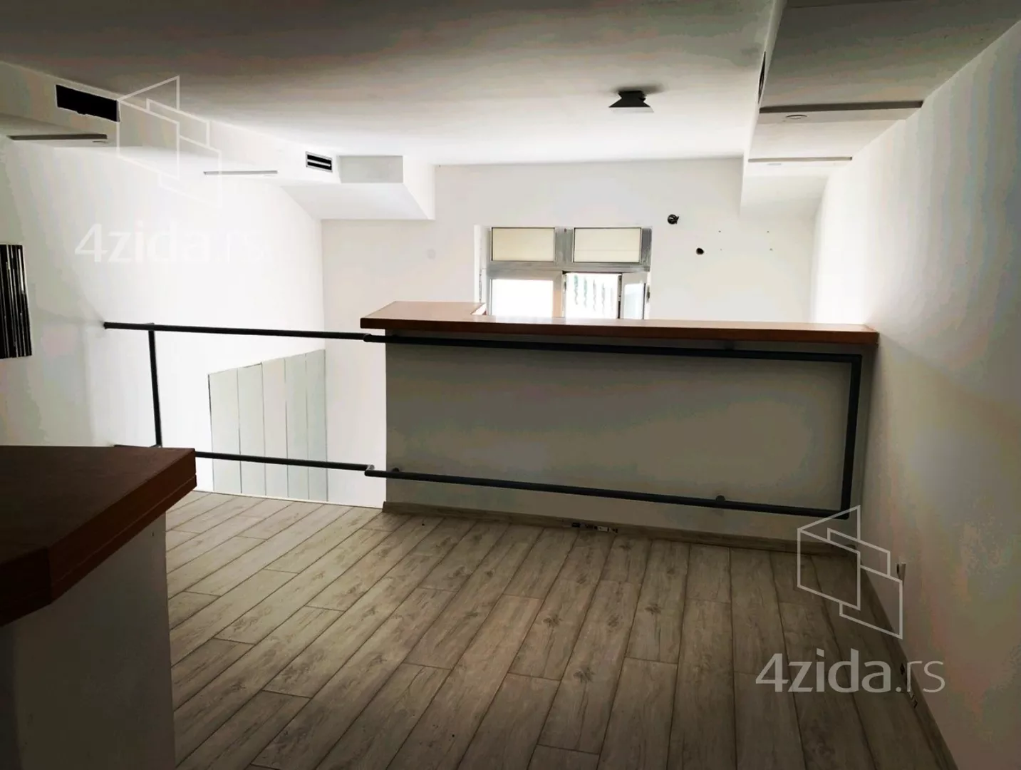Lokal | 4zida