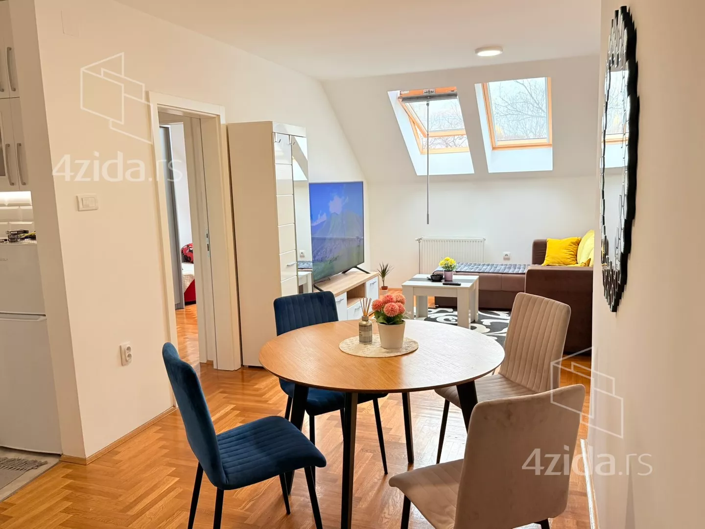 Dvoiposoban stan | 4zida