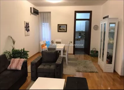 Crveni Krst Vračar | 4zida.rs