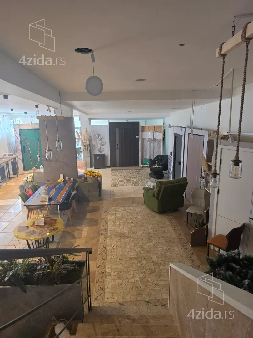 Lokal | 4zida