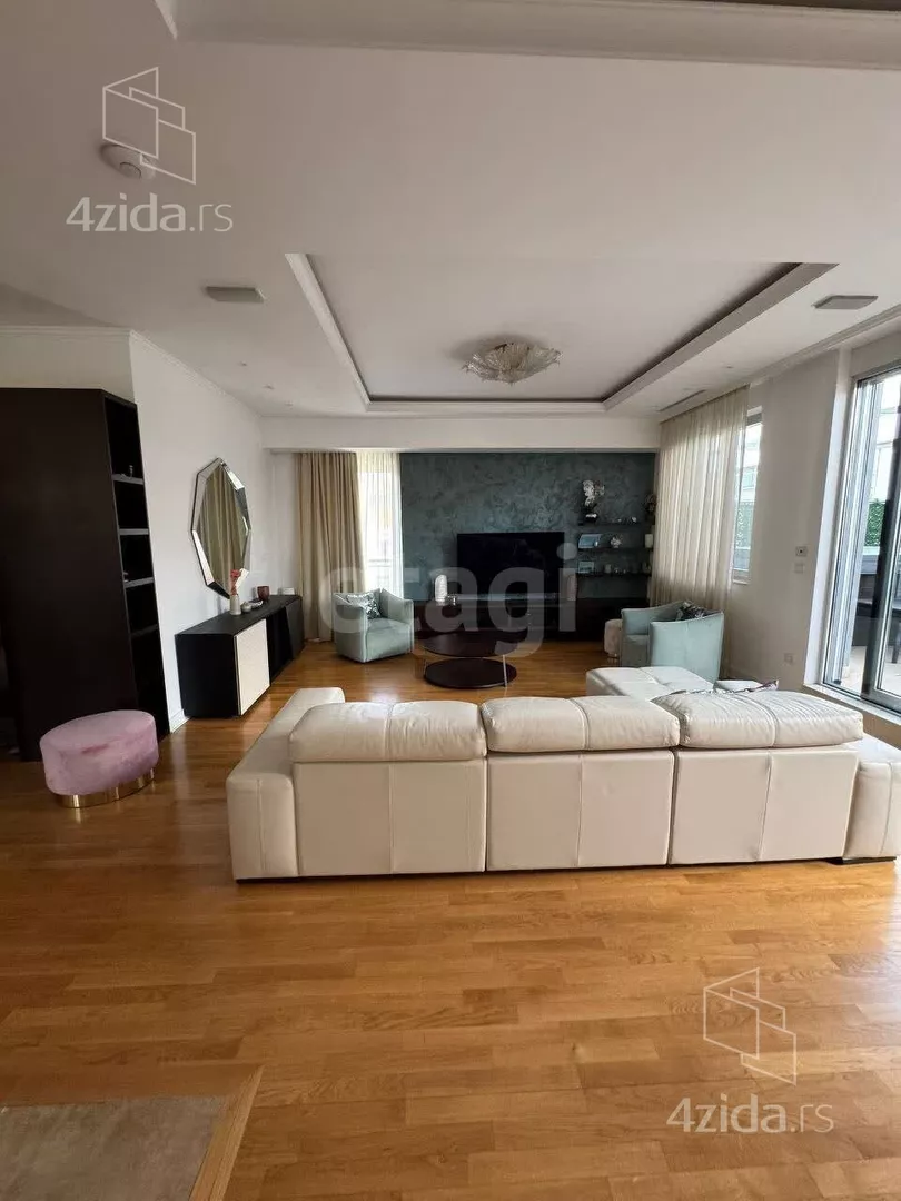 Šestosoban stan | 4zida