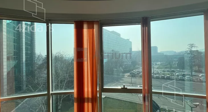 Poslovna zgrada | 4zida