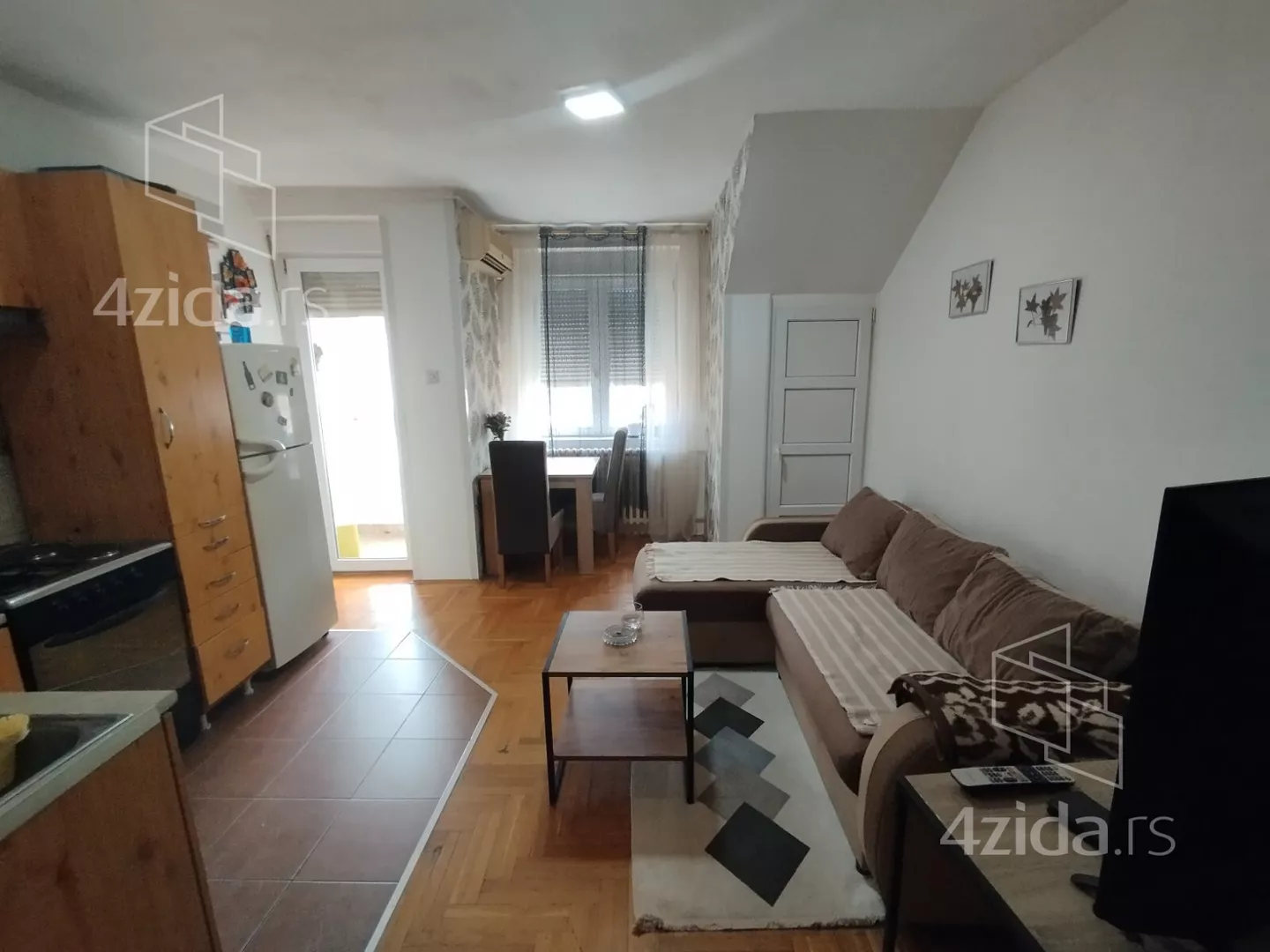 Jednoiposoban stan | 4zida