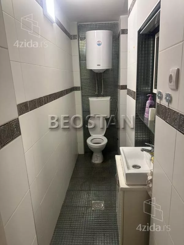 Šestosoban stan | 4zida