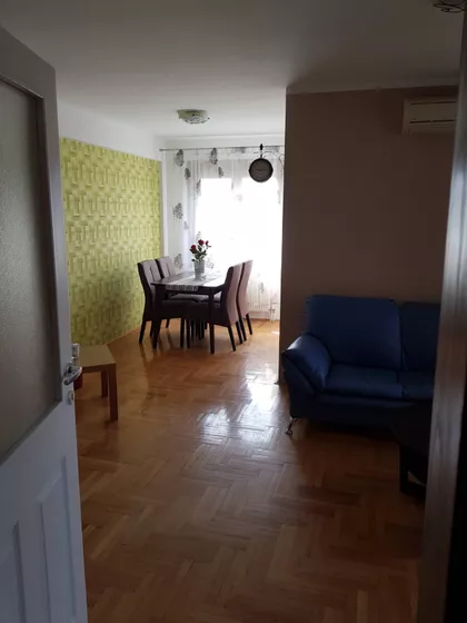 Učitelj Milina | 4zida.rs