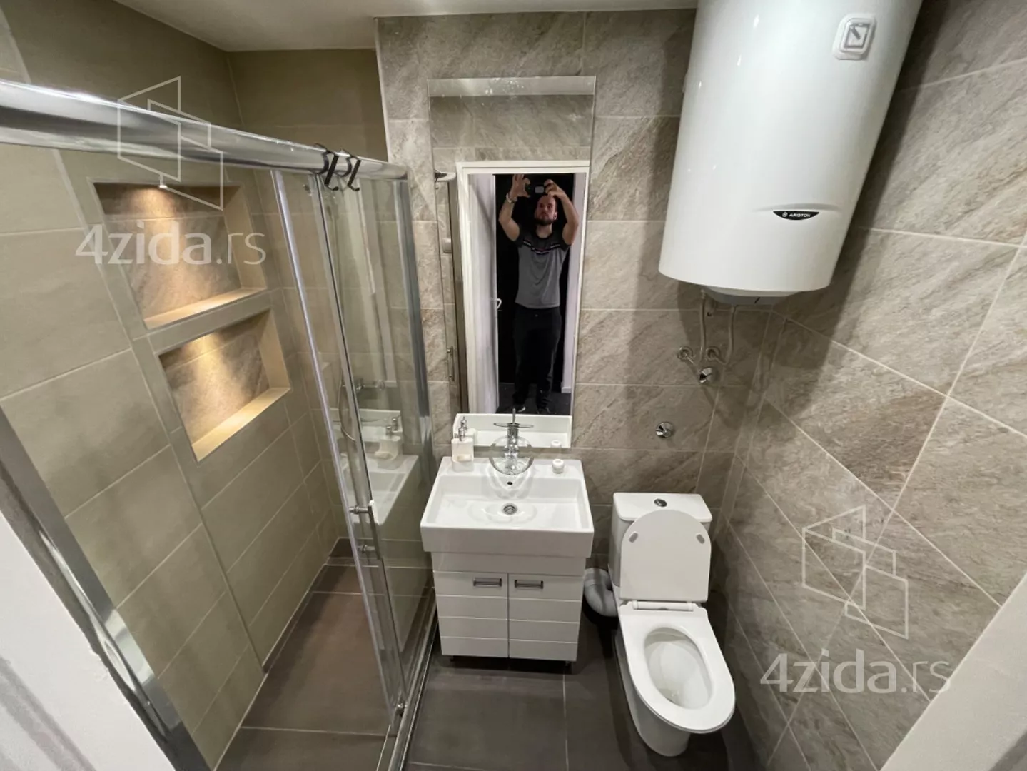 Jednoiposoban stan | 4zida