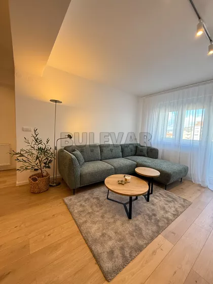 Cara Dušana | 4zida.rs