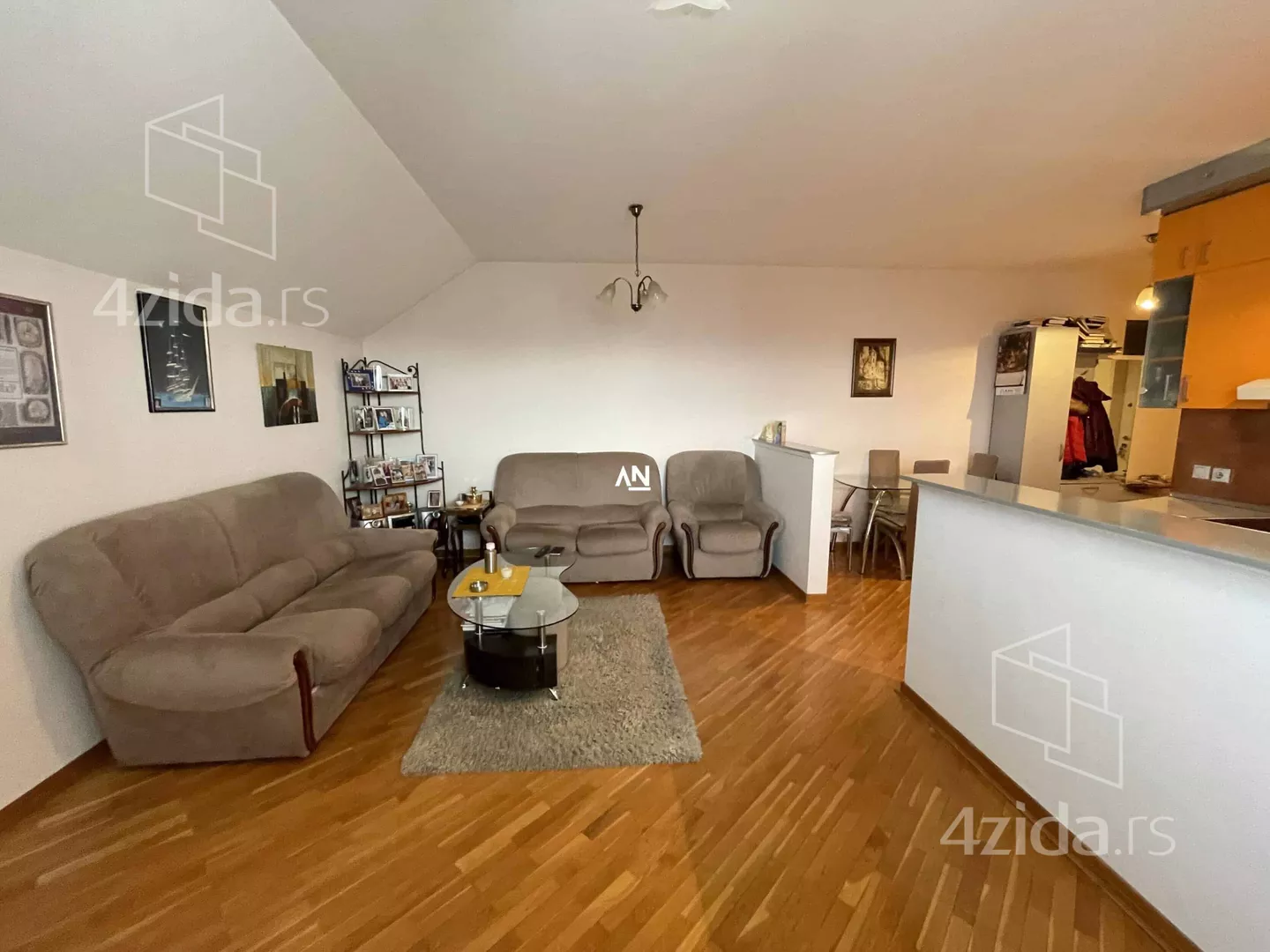 Četvorosoban stan | 4zida