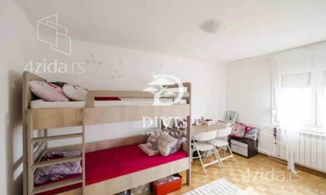 Četvoroiposoban stan | 4zida