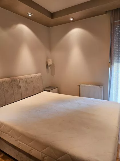 Lasla Gala | 4zida.rs