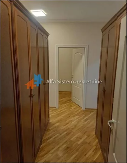 Crveni Krst Vračar | 4zida.rs