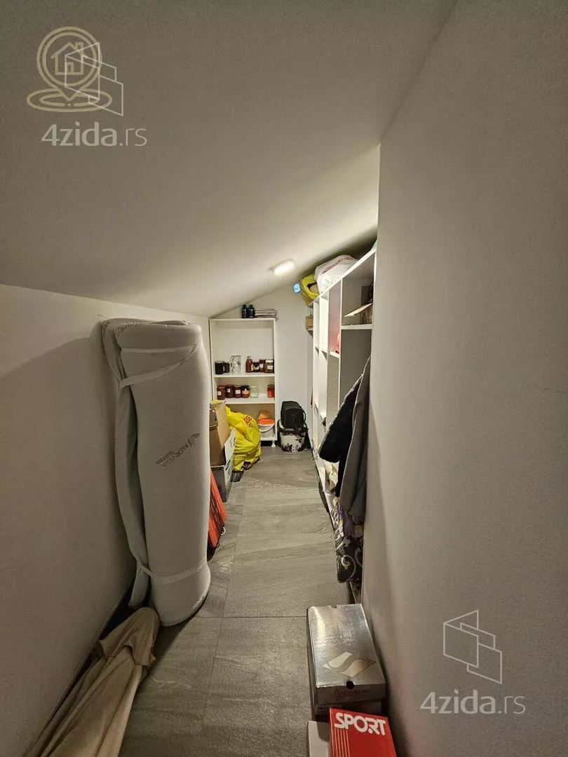 Šestosoban stan | 4zida