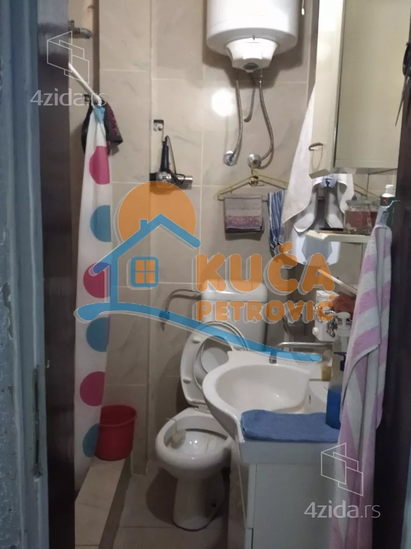 Lokal | 4zida