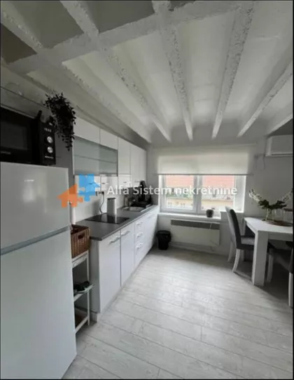 Crveni Krst Vračar | 4zida.rs