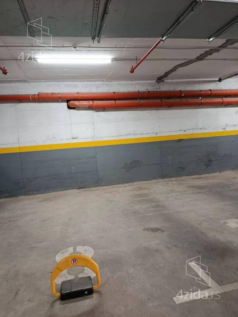 Parking | 4zida