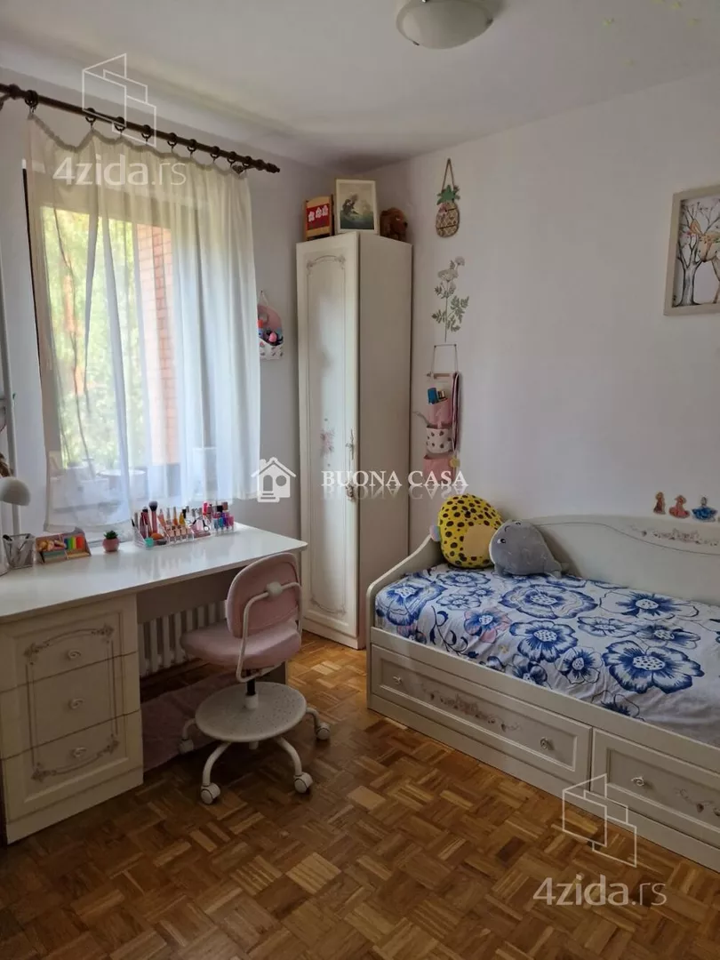 Troiposoban stan | 4zida