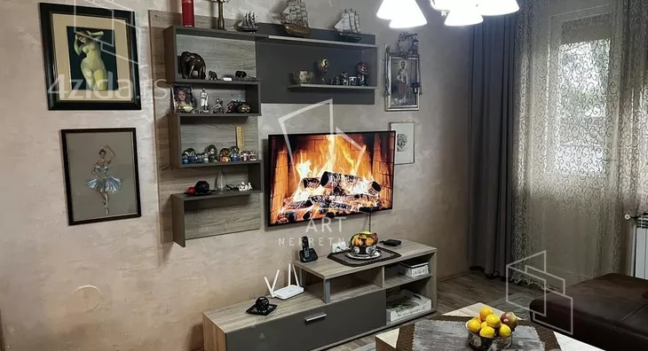 Šestosoban stan | 4zida