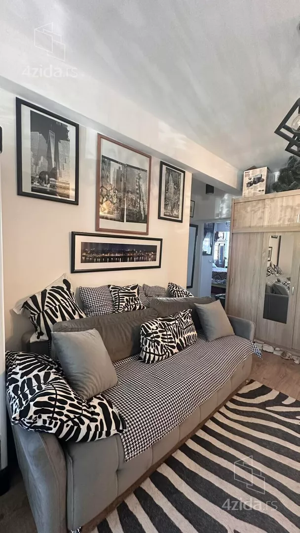 Četvoroiposoban stan | 4zida