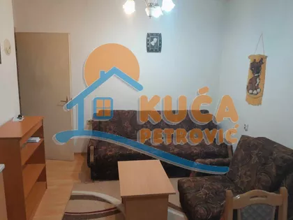 Učitelj Tasina | 4zida.rs