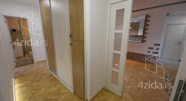 Četvoroiposoban stan | 4zida