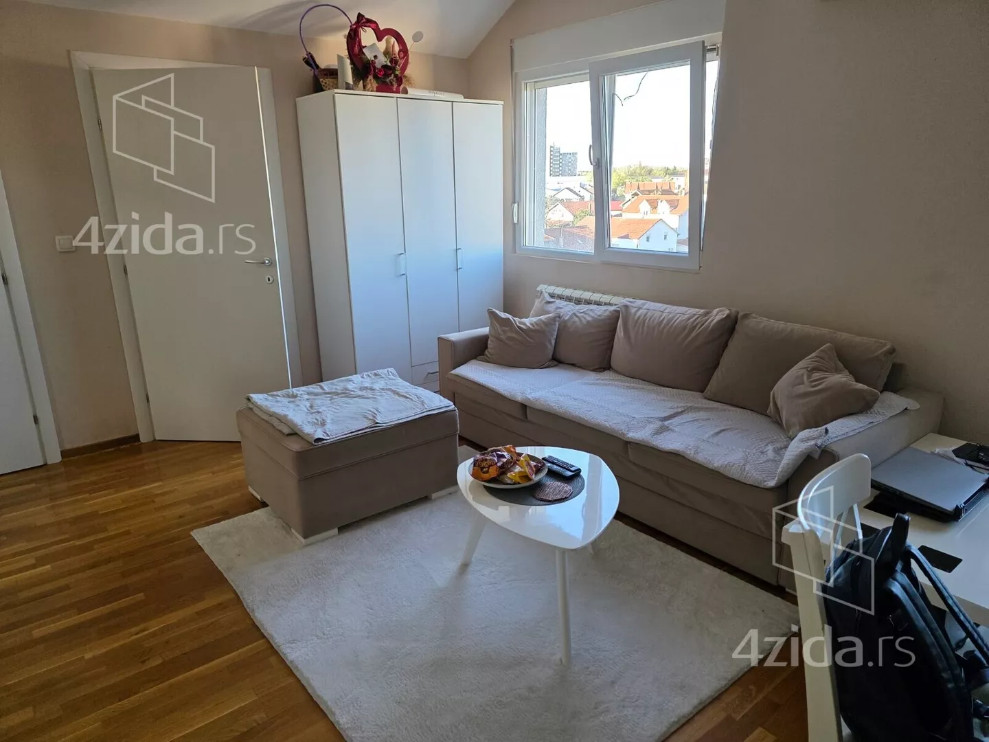 Dvoiposoban stan | 4zida