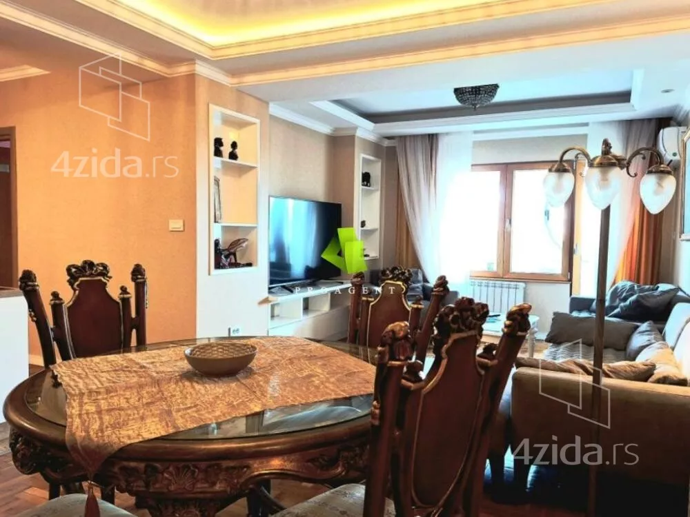 Troiposoban stan | 4zida