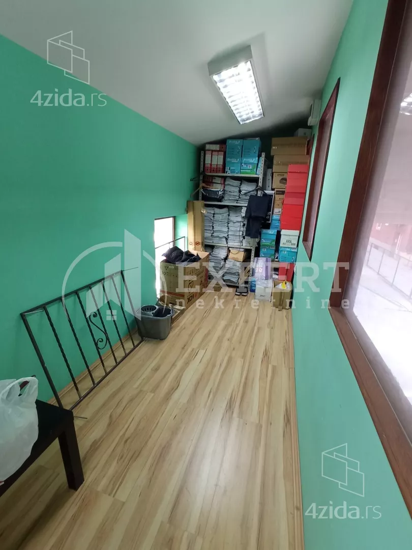 Lokal | 4zida