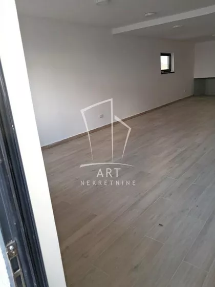 Albanske spomenice | 4zida.rs