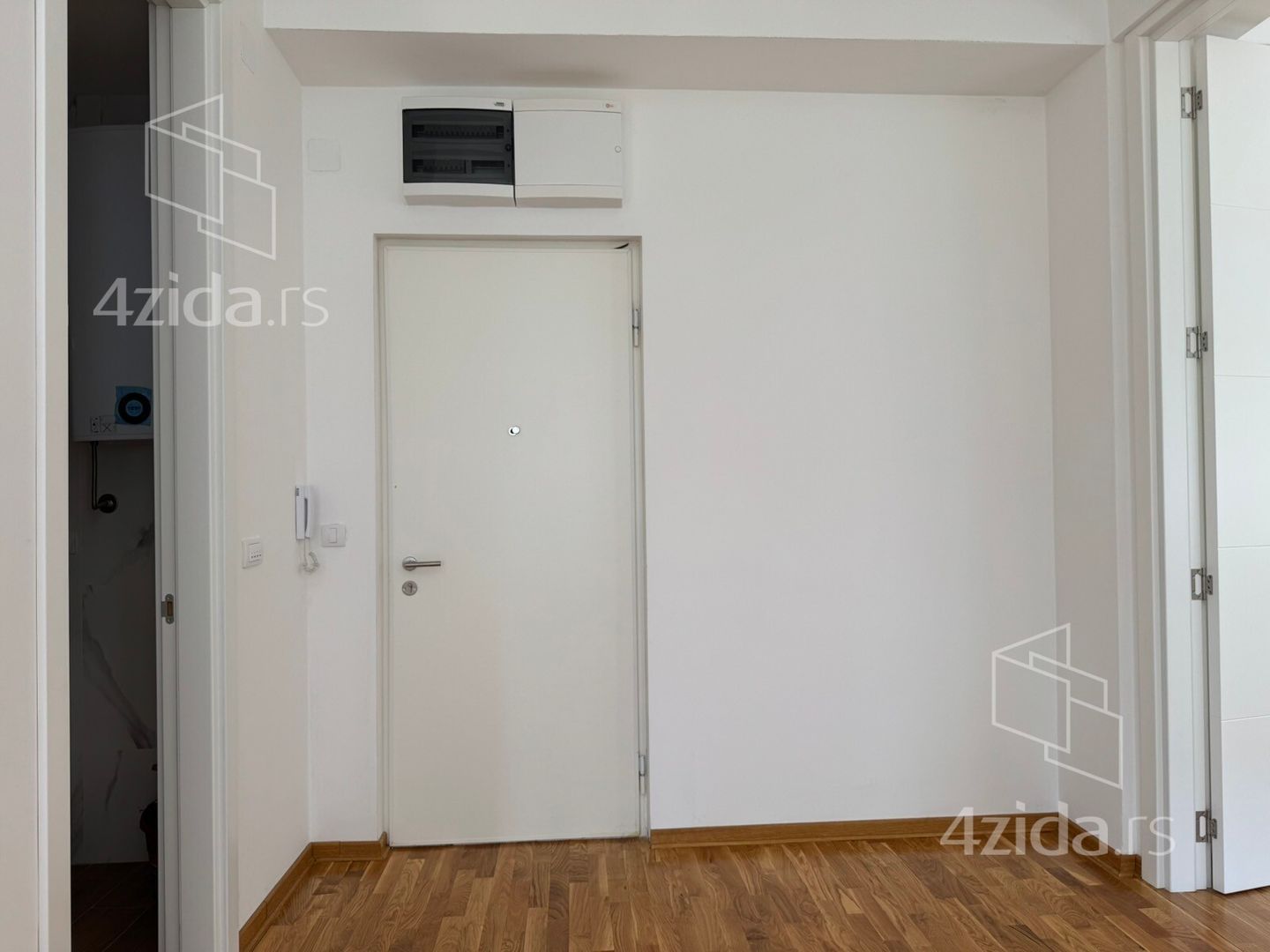 трёхкомнатная квартира на продажу, Чукаричка Падина, 244.900€, 79m² — фото