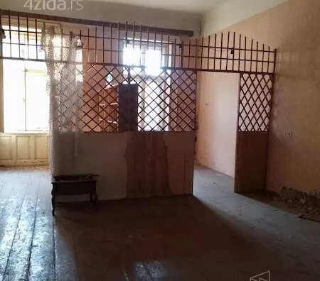 Četvoroiposoban stan | 4zida