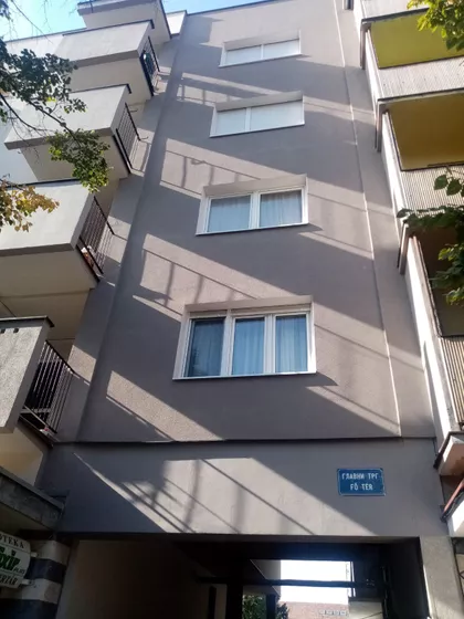 Glavni Trg | 4zida.rs