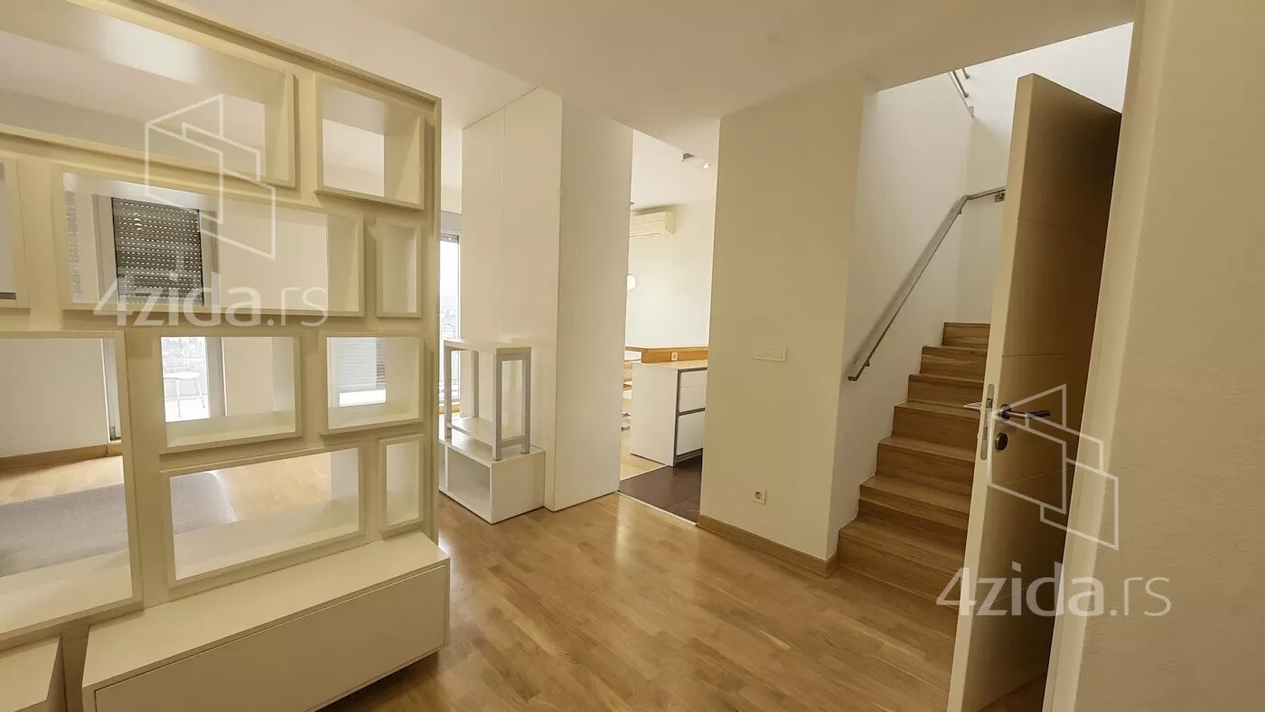 Četvoroiposoban stan | 4zida