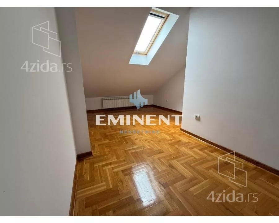 Šestosoban stan | 4zida
