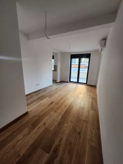 Dragačevska 9 | 4zida.rs