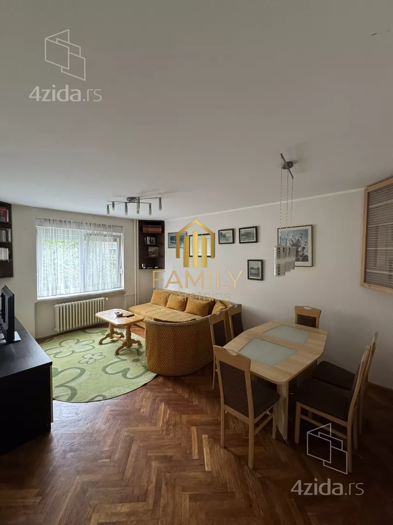 Četvoroiposoban stan | 4zida
