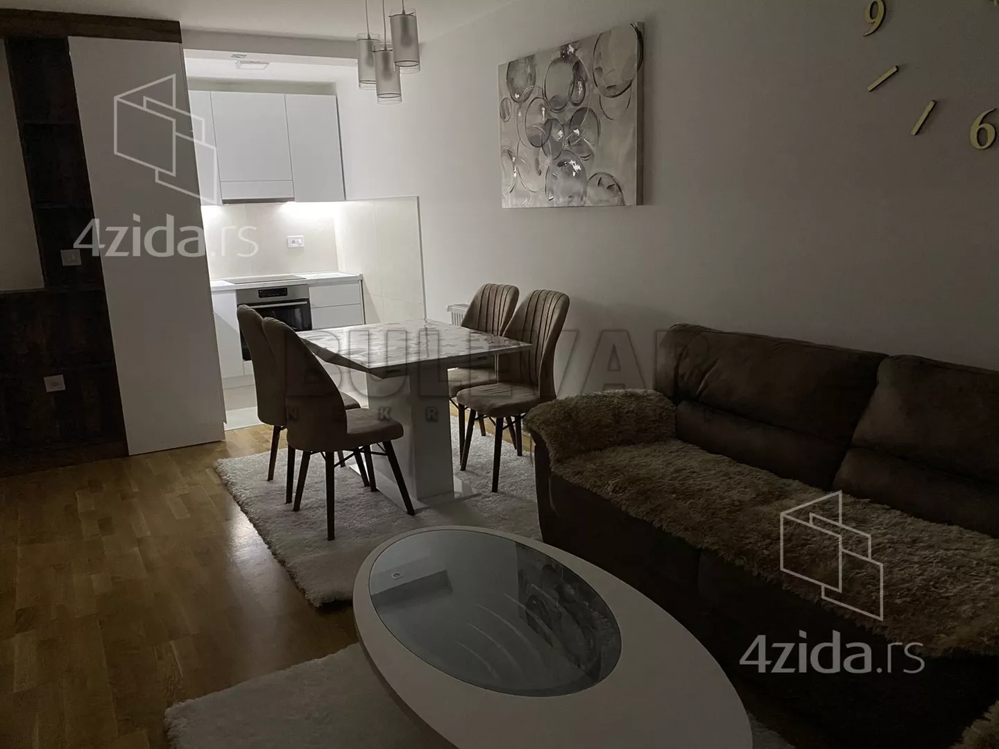 Dvoiposoban stan | 4zida