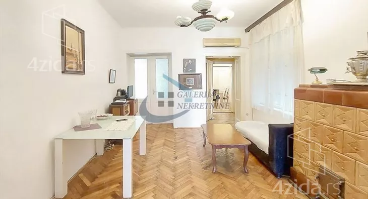 Četvoroiposoban stan | 4zida