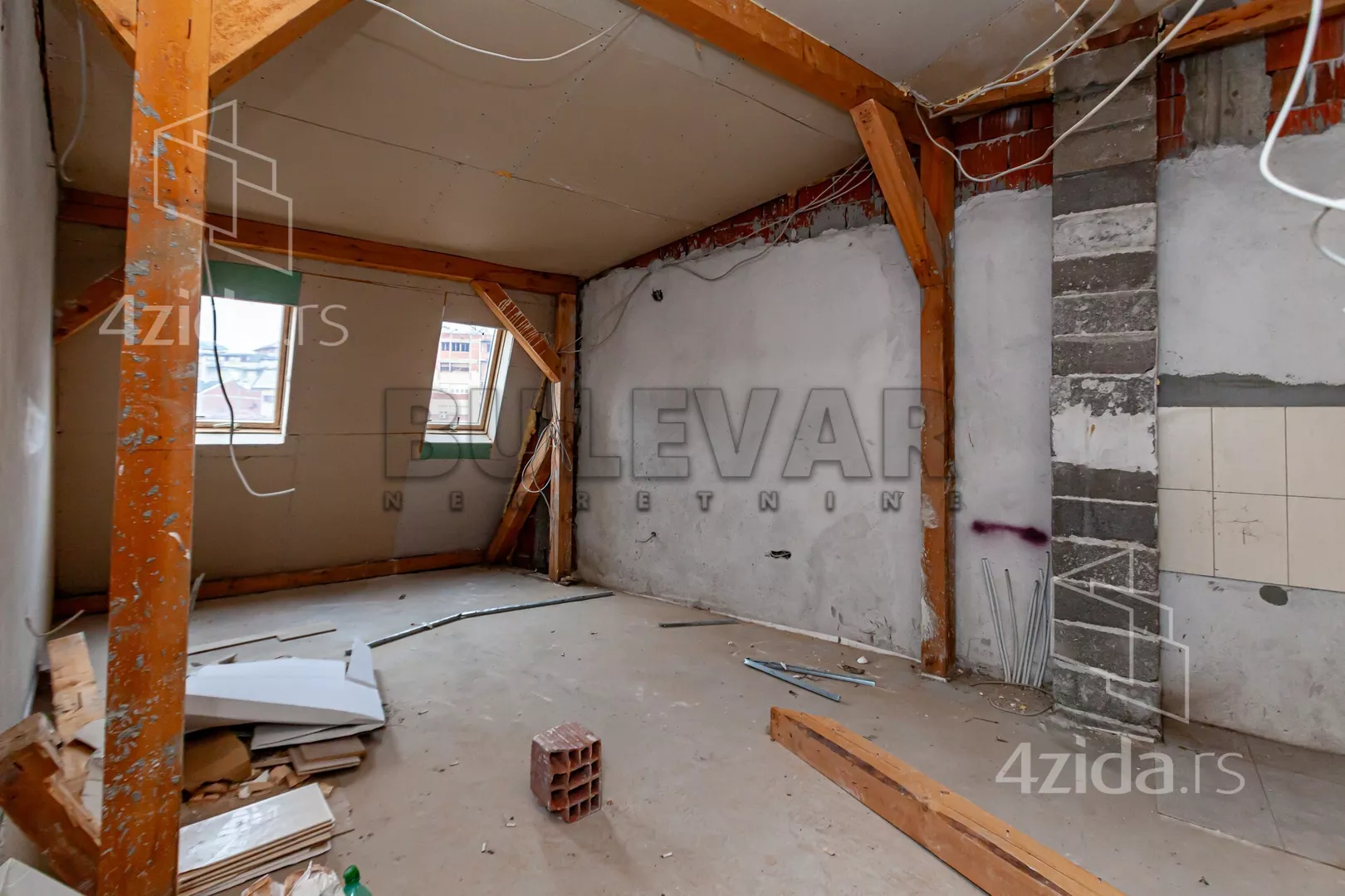 Dvoiposoban stan | 4zida