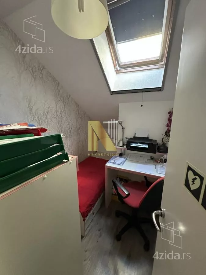 Troiposoban stan | 4zida