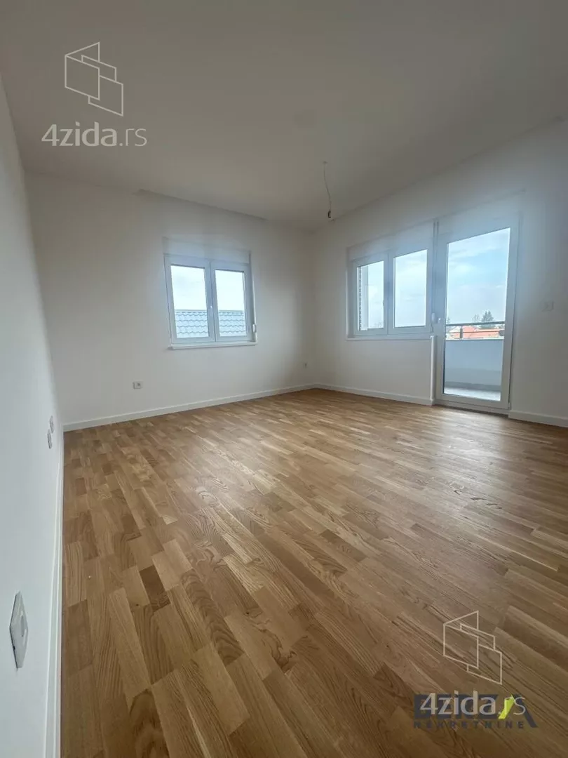 Troiposoban stan | 4zida