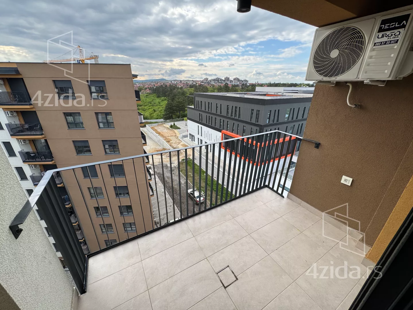 Troiposoban stan | 4zida