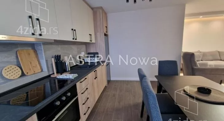 Sedmosoban stan | 4zida