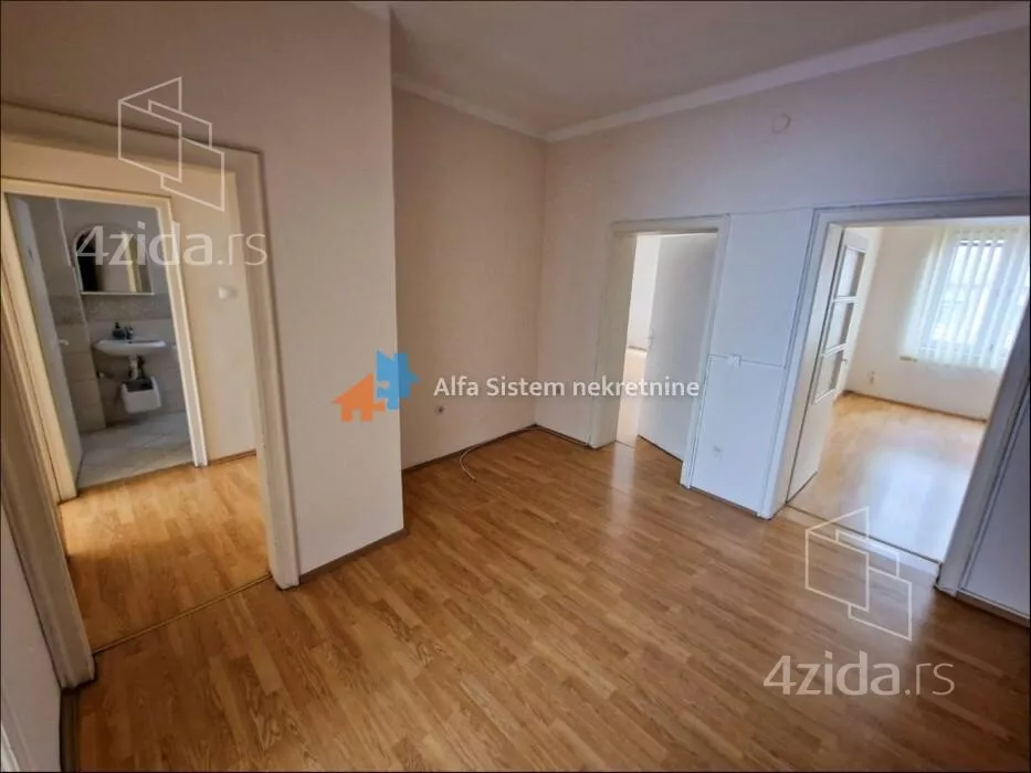 Četvoroiposoban stan | 4zida
