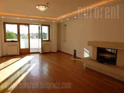 FILMSKI GRAD | 4zida.rs