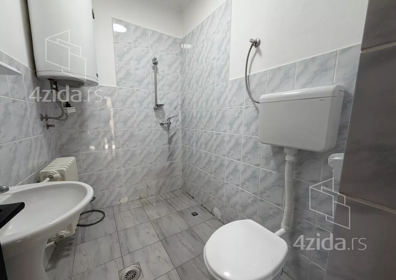 Lokal | 4zida